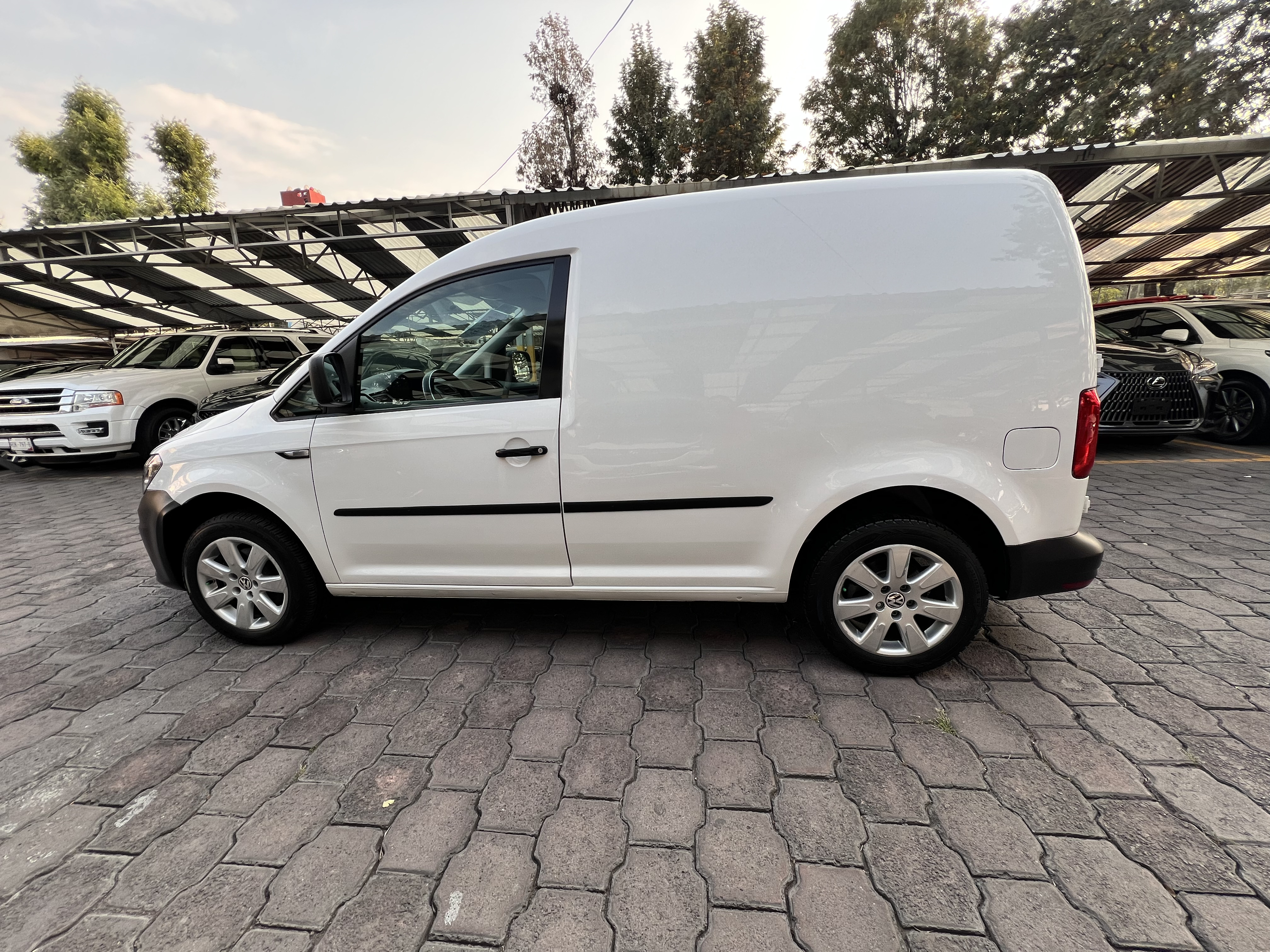 Volkswagen Caddy 1.2 Maxi Cargo Van Larga Aa Mt 2016
